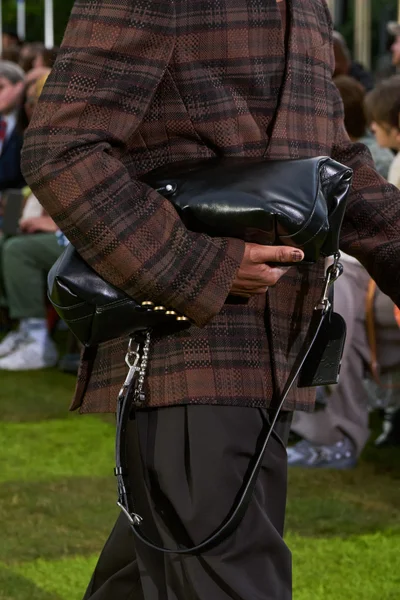 Look 97